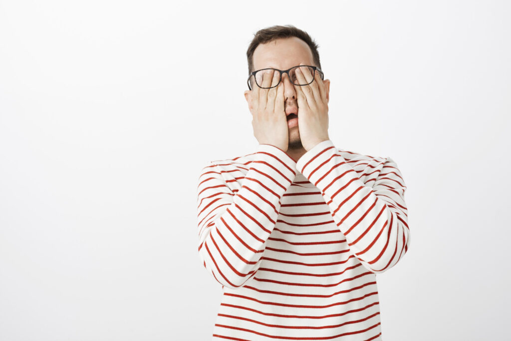 עיניים כבדות